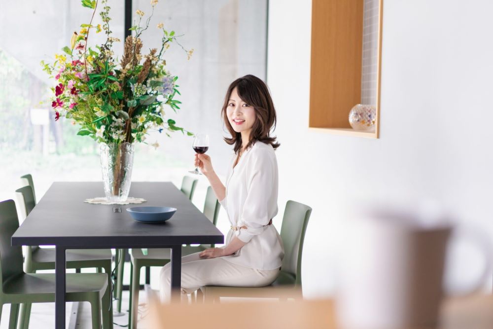 待ち合わせの女性